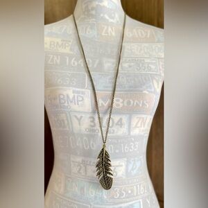New Paparazzi FREE BIRD Brass Feather Pendant Necklace & Earrings
